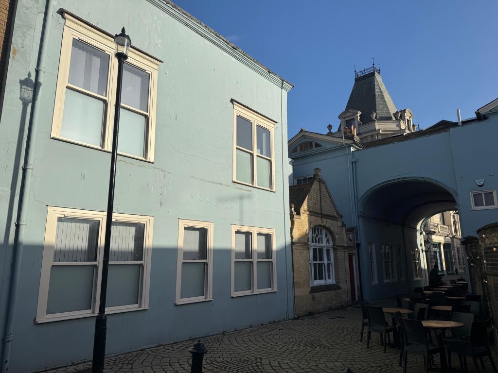 Lot: 70 - TOWN CENTRE COMMERCIAL PROPERTY - Rear of the building